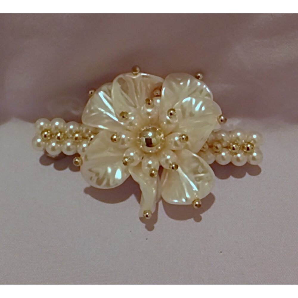 Vintage Elegant Faux Pearl & Gold Tone Beads Flower Floral Hair Clip